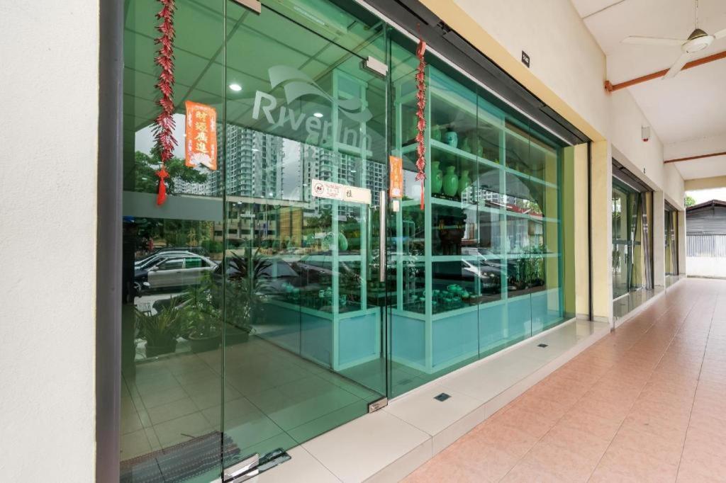 Oyo 301 River Inn Hotel Butterworth Buitenkant foto