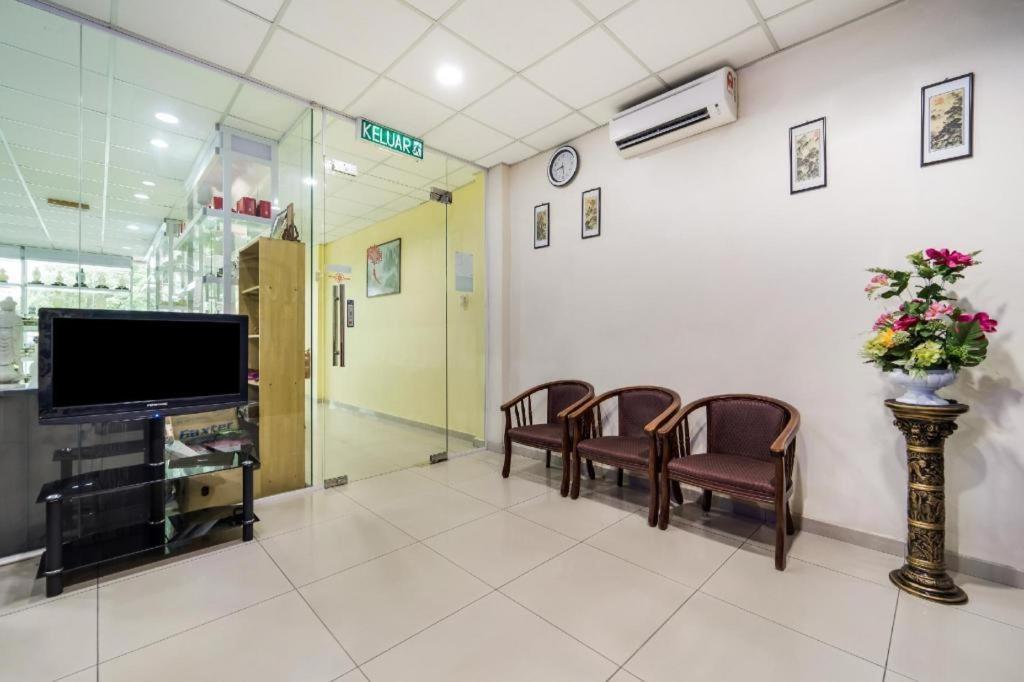 Oyo 301 River Inn Hotel Butterworth Buitenkant foto