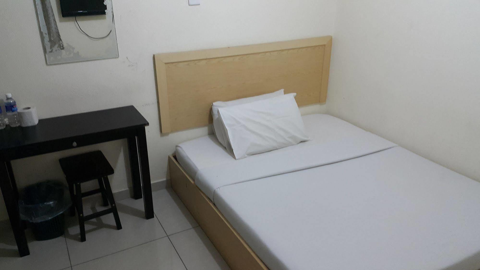 Oyo 301 River Inn Hotel Butterworth Buitenkant foto