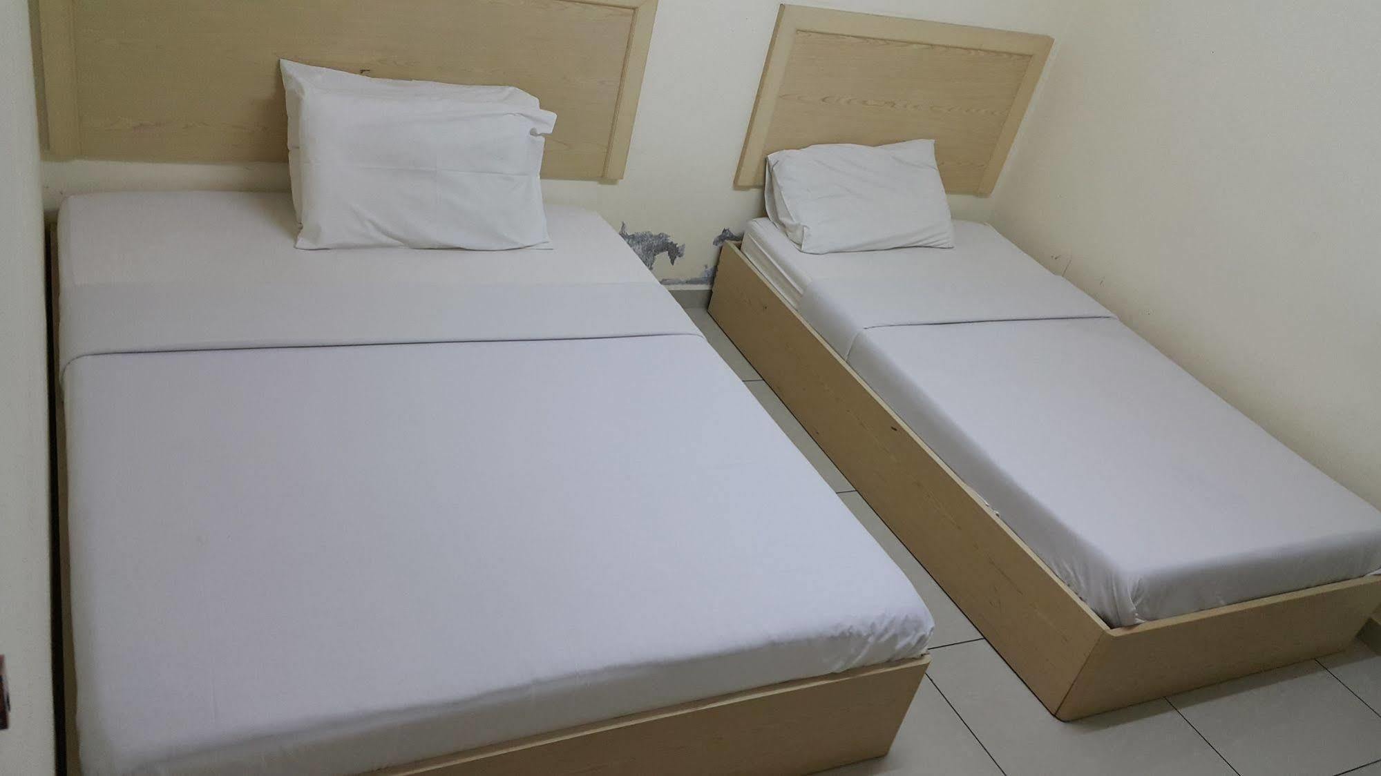 Oyo 301 River Inn Hotel Butterworth Buitenkant foto
