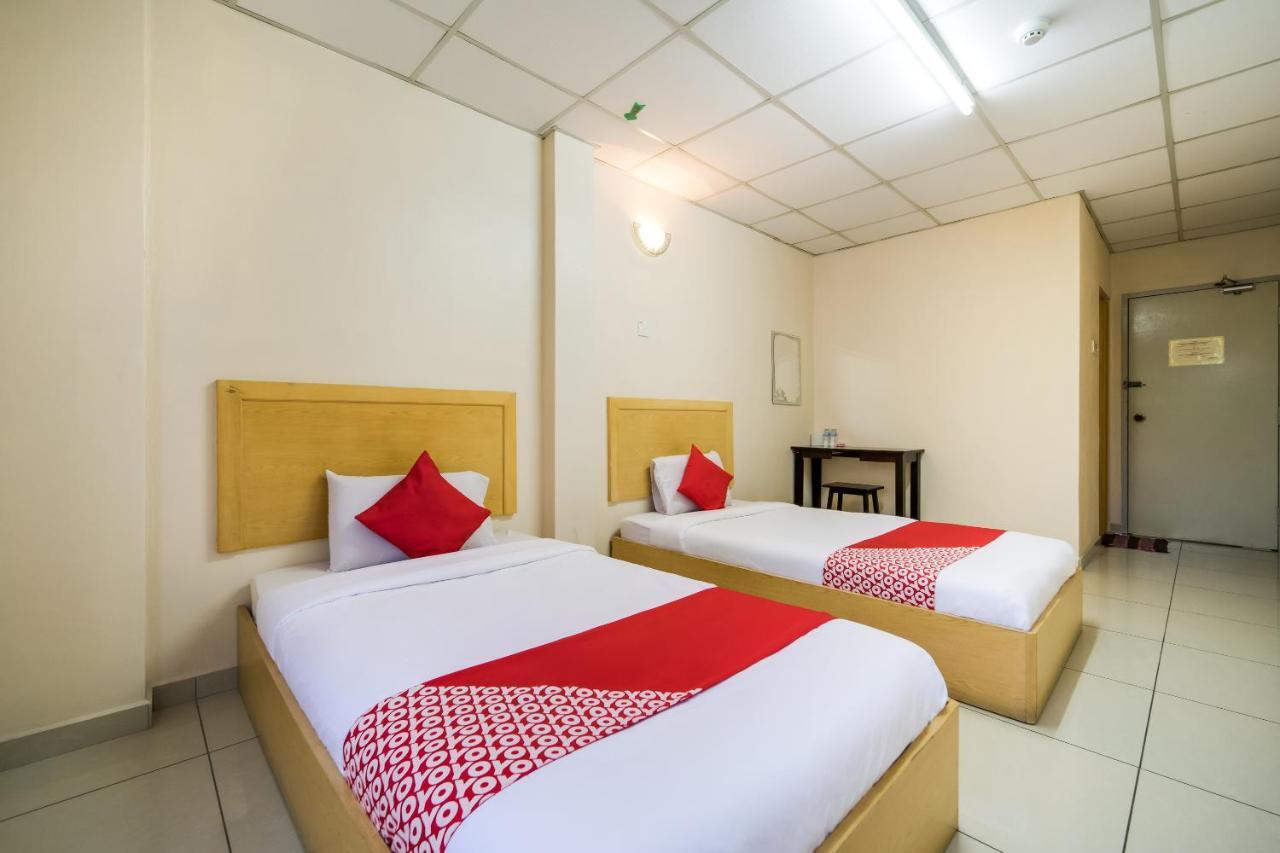 Oyo 301 River Inn Hotel Butterworth Buitenkant foto