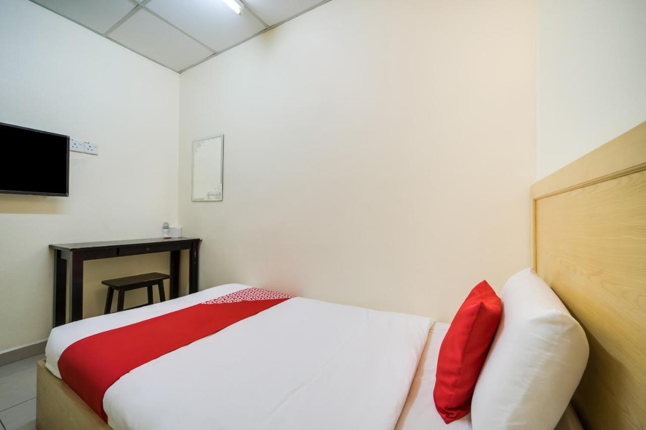 Oyo 301 River Inn Hotel Butterworth Buitenkant foto