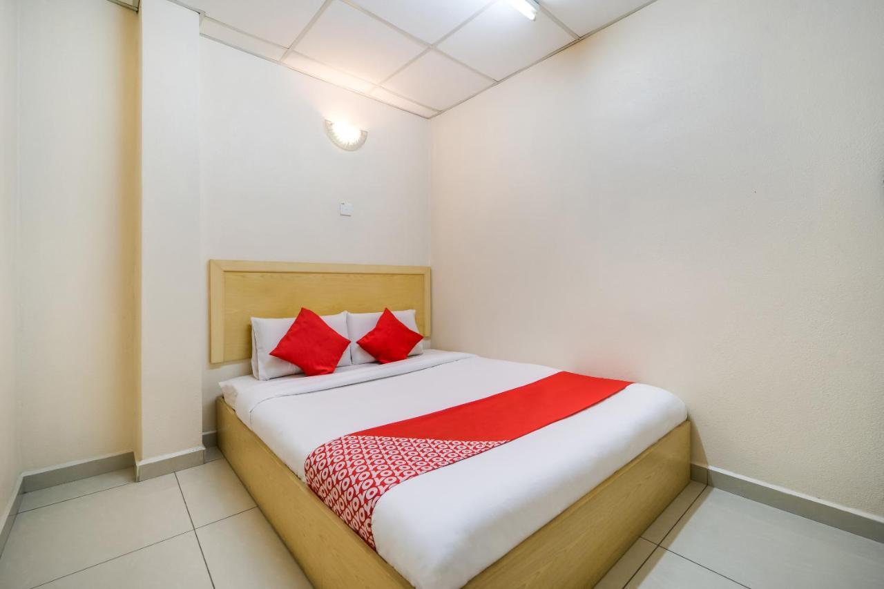 Oyo 301 River Inn Hotel Butterworth Buitenkant foto