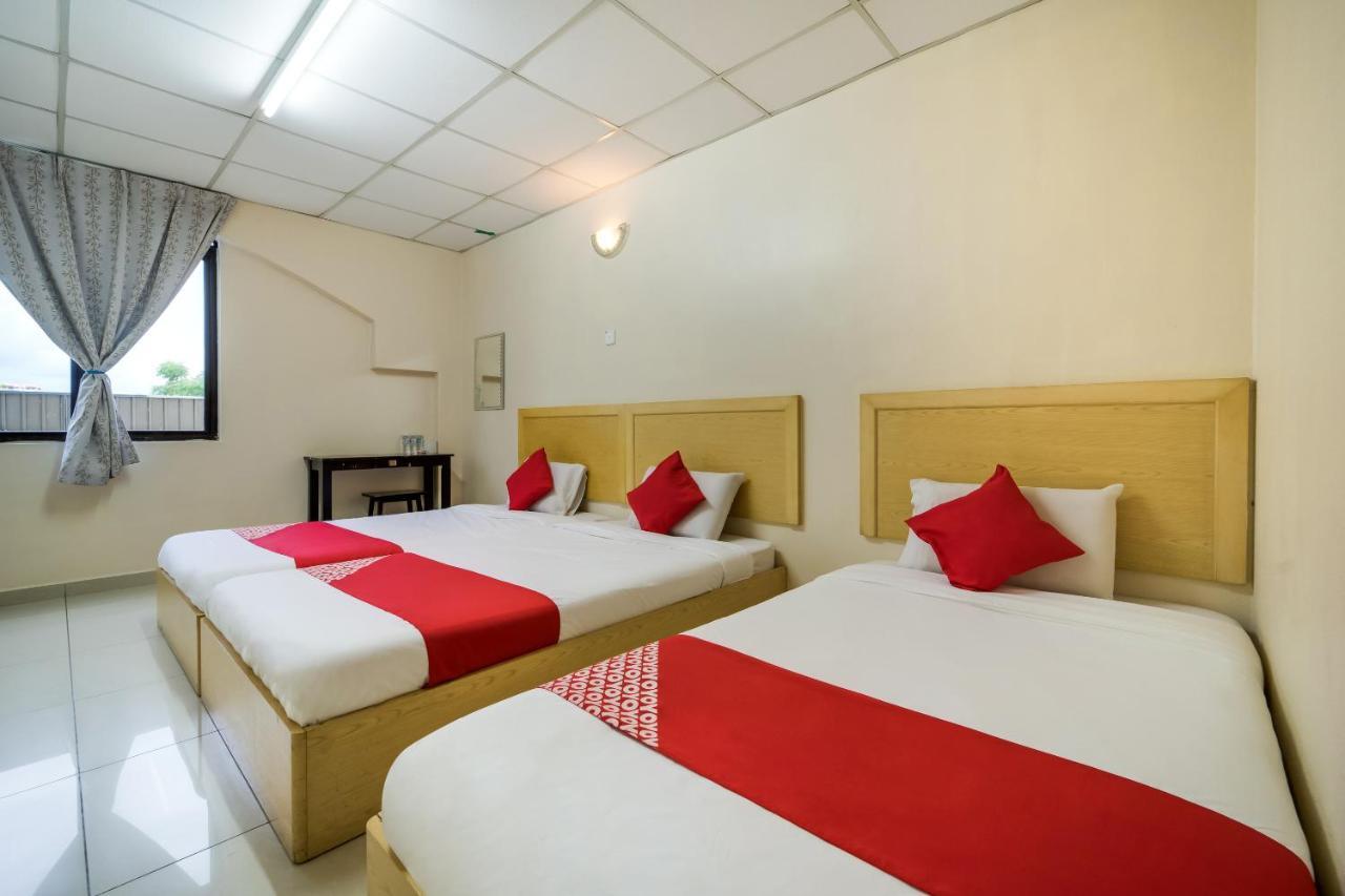 Oyo 301 River Inn Hotel Butterworth Buitenkant foto
