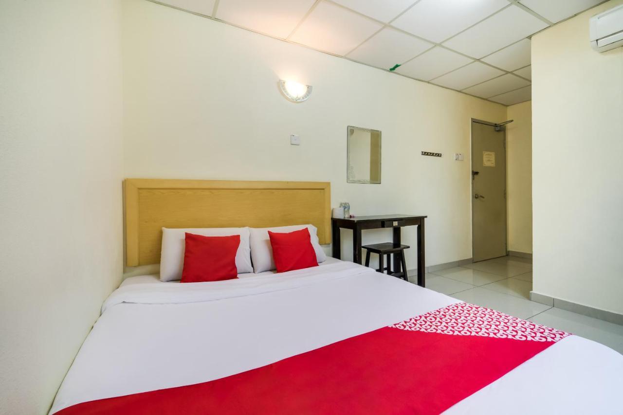 Oyo 301 River Inn Hotel Butterworth Buitenkant foto