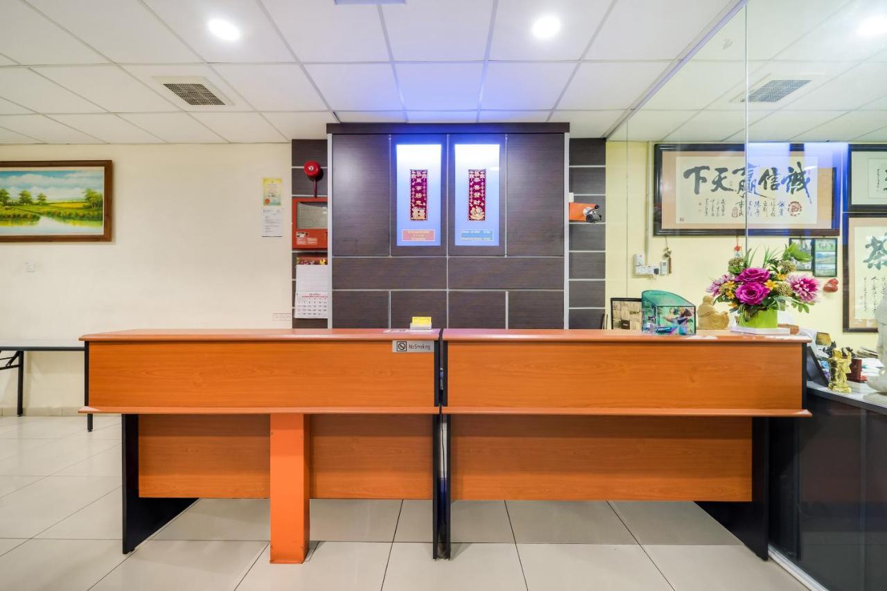 Oyo 301 River Inn Hotel Butterworth Buitenkant foto